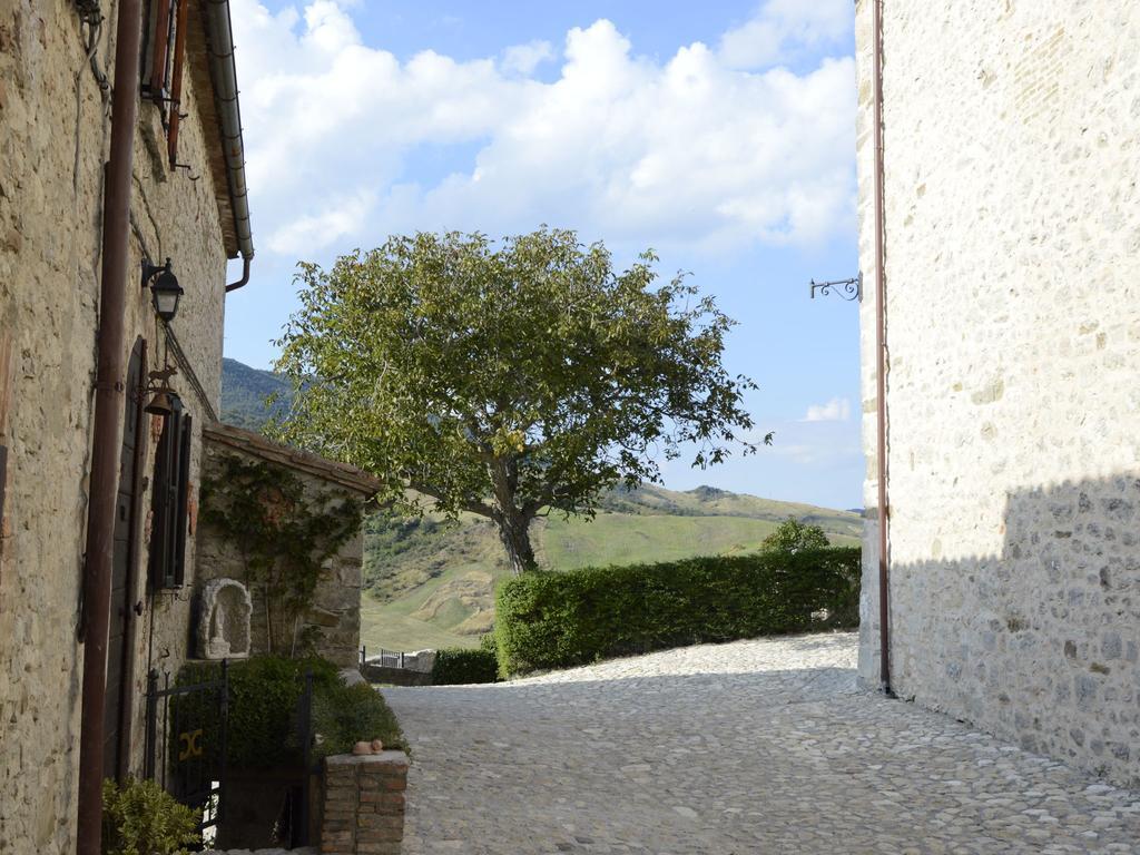 Belvilla By Oyo Graceful Apartment With Garden Petrella Guidi Exterior photo
